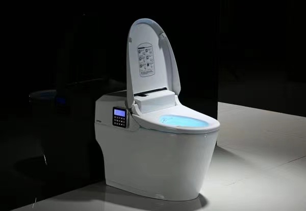 实用家装新选择：智能浴室柜的多重优势与未来趋势