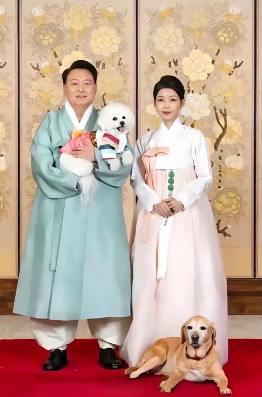 李在明和老婆一起亮相新的第一夫人叫金惠景比金建希温柔漂亮(图22)