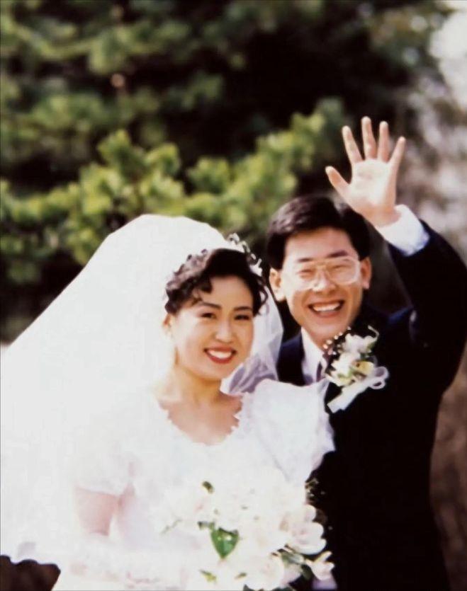 李在明和老婆一起亮相新的第一夫人叫金惠景比金建希温柔漂亮(图10)