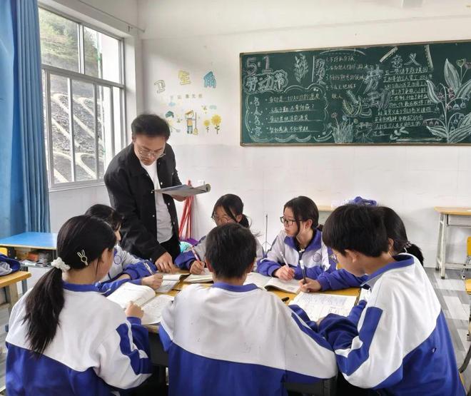 历经1年他们回来啦！镇雄这所高中将正式开启…(图7)