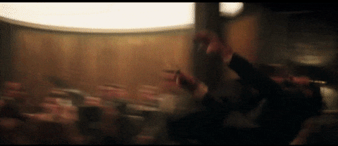 御姐女星“白寡妇”新片宣传礼上显孕肚！