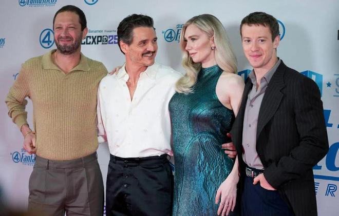 御姐女星“白寡妇”新片宣传礼上显孕肚！(图5)