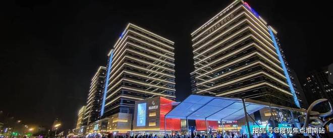 突发消息@上海杨浦翎翠滨江售楼处官方发布：奢华生活新标杆(图6)