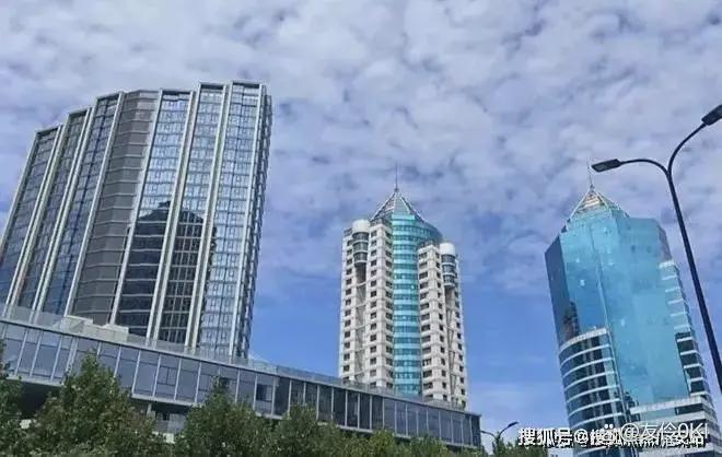 ℘官方发布珑悦滨江售楼处发布:珑悦滨江诚邀莅临塔尖圈层!(图3)