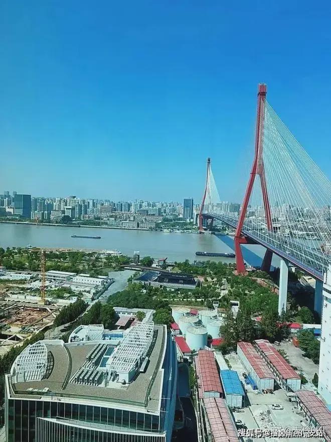 ℘官方发布珑悦滨江售楼处发布:珑悦滨江诚邀莅临塔尖圈层!(图4)