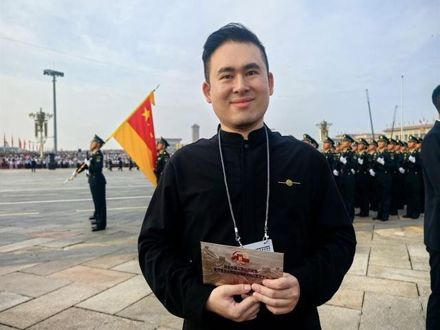 第一时间|台青王炳忠观礼九三阅兵:祖国强大就是我们的靠山和后盾(图1)