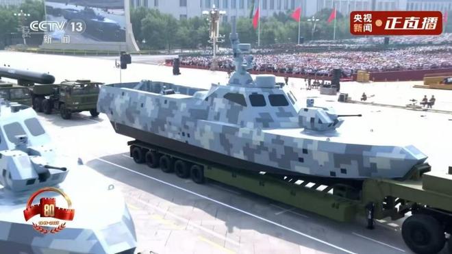 对不起看完阅兵才知道《蛟龙行动》原来并不科幻！