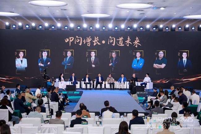 工厂外贸暗装LED淋浴花洒【浴旺】参加2025民族卫浴峰会