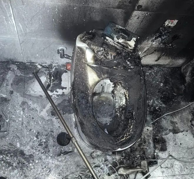 女子购入“镇店之宝”凌晨它在家中离奇爆炸……(图2)