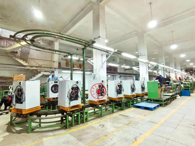 以为小鸭凉了？2025年靠黑科技强势逆袭早不只是卖洗衣机的了