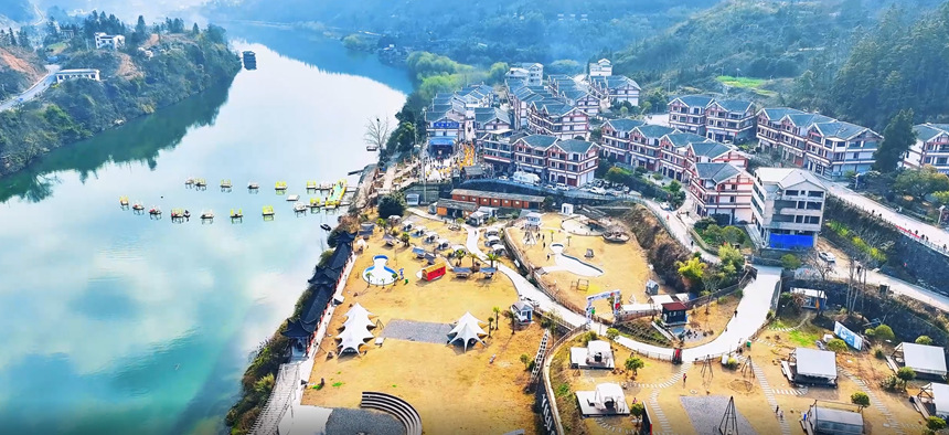 贵州铜仁：九龙洞“变形记”