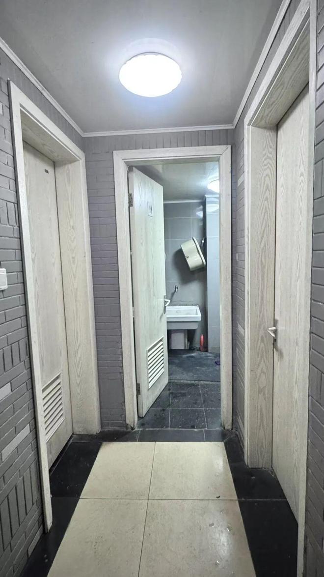 老人憋着找、快递员满街转……上海这个5㎡小区“内部空间”打开后直击痛点！(图3)