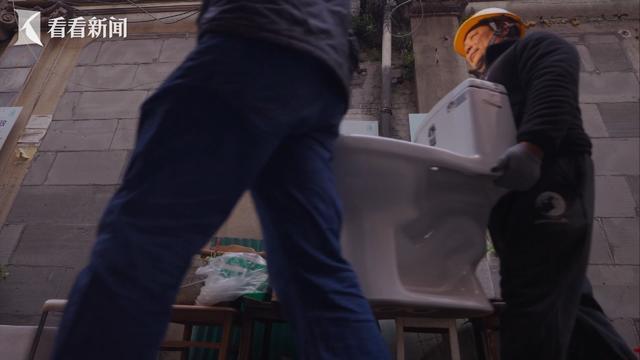 居民自愿放弃加装抽水马桶他们却不放弃…(图4)