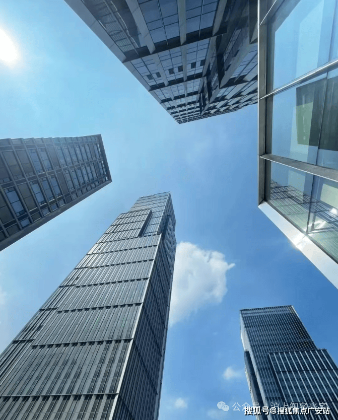 外滩天幕1715售楼处_外滩天幕1715(营销中心)官方网站_售楼处地址_电话_价格曝光_最新房源情况_户型_中心电线小时咨询热线(图2)