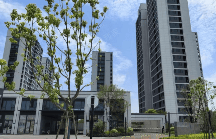 湖沁宸园官方营销中心售楼处_24小时预约热线湖沁宸园楼盘容积率绿化率最新报价户型图高清实拍周边配套详情(图2)
